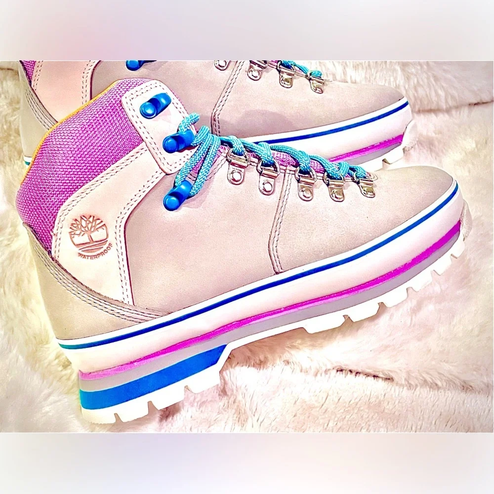 Timberland Women’s Euro Boots - Picture 2 of 5